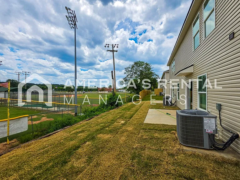 4115 Hudson Rd — Photo 22
