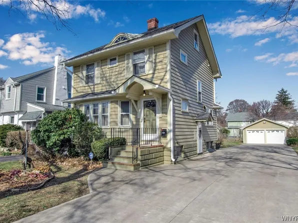 100 Elmtree Rd, Rochester, NY 14612