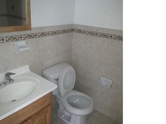 4th image of 172 Brookdale Ave #2