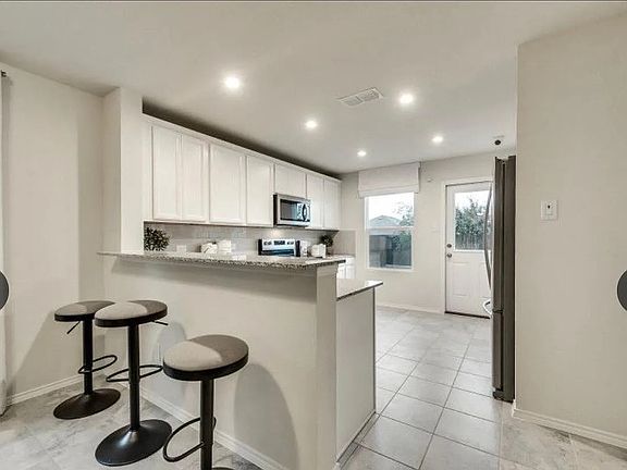 5th image of 1000 Laguna Cove Dr