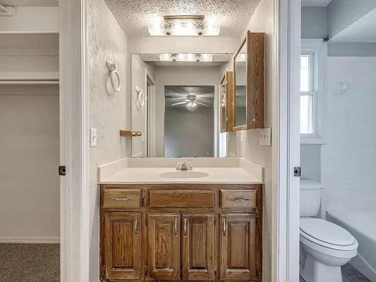 523 N Robin Way — Photo 24