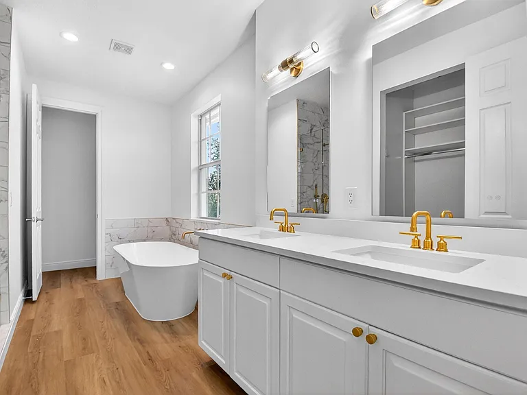 2502 N Dixie Hwy #32 — Photo 37
