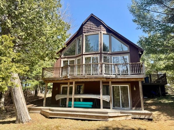 2330 Kirkland Dr, Grayling, MI 49738