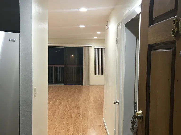 345 N Jackson St #305 — Photo 3