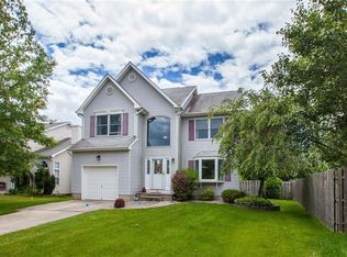 8 Steiner Ct, Sayreville, NJ