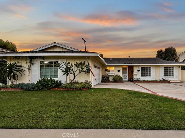 2829 Europa Dr, Costa Mesa, CA 92626