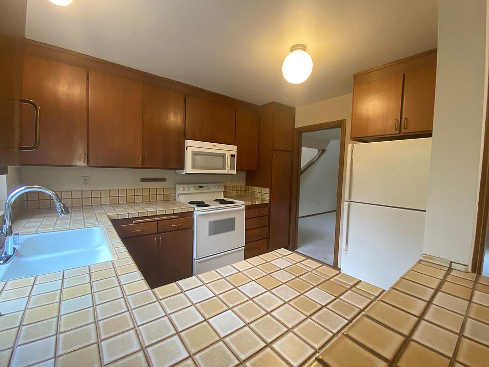 1st image of 1400 Wallis Ct