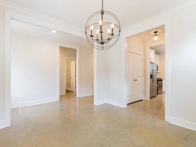 2912 Felix St — Photo 5
