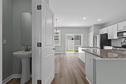 2nd image of 320 Starfish Ln #1