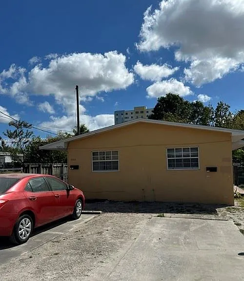 3725 NW 23rd Ave — Photo 1