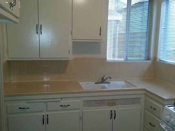 3rd image of 325 Cornell Dr Floor 2
