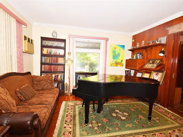 83-28 Abingdon Road image 5 of 34