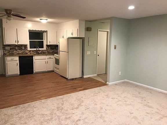4th image of 53 Elmwood Ave #D