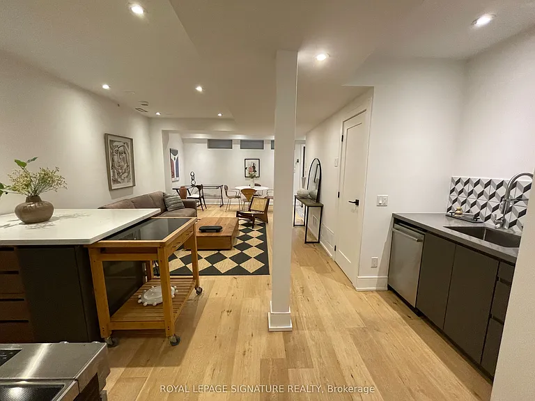 10 Wilfrid Ave #LOWER — Photo 13