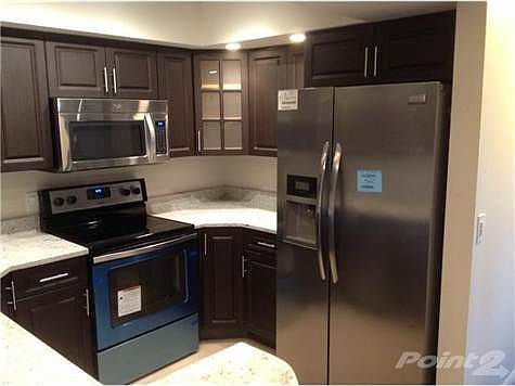 4th image of 4205 Village Dr Unit C
