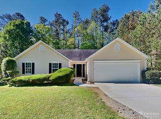 36 Crestview Ct, Powder Springs, GA 30127