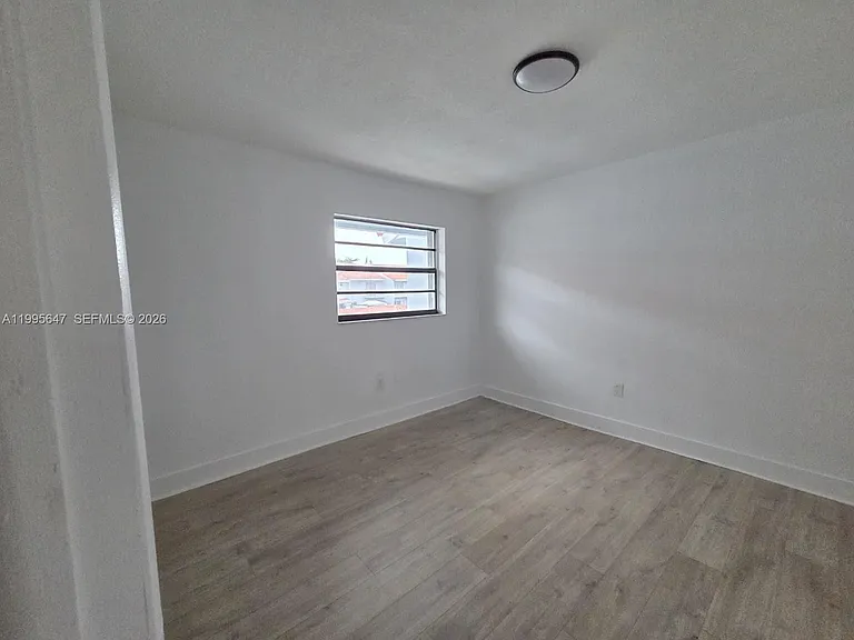 550 SW 115th Ave #405H — Photo 35