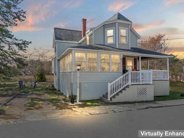 17 Randall Avenue, Old Orchard Beach, ME 04064