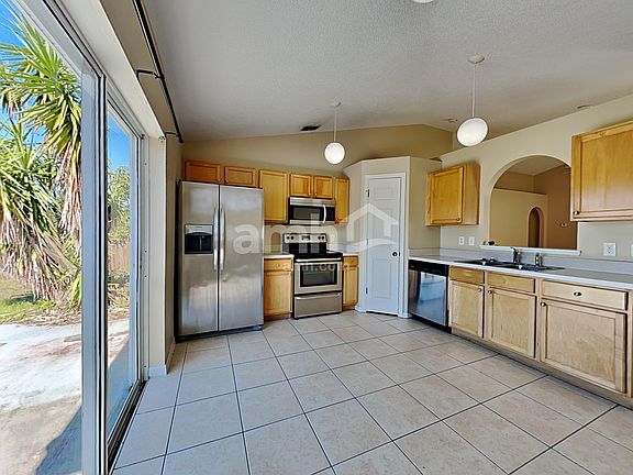 3rd image of 10408 Opus Dr