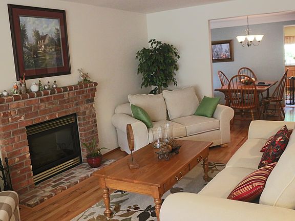 4th image of 5612 Whispering Pine Dr NE