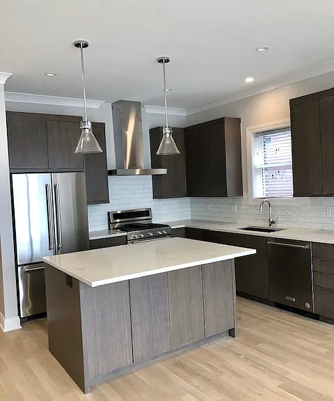 3343 N Kenmore Ave — Photo 1
