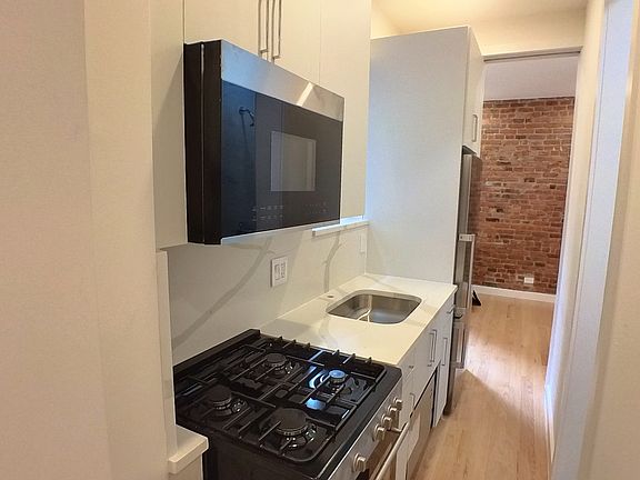 3rd image of 200 Mott St APT 14