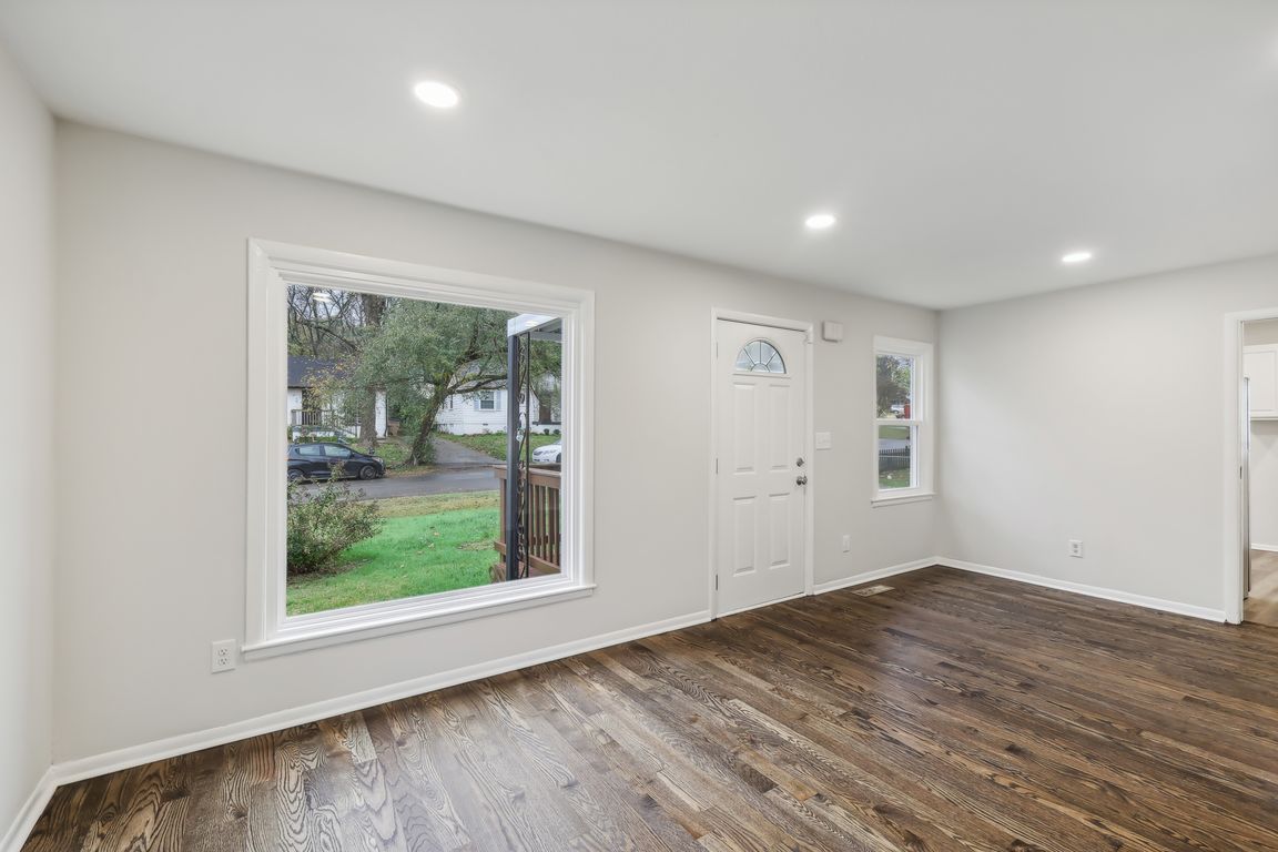 Creighton Ave-013.jpg