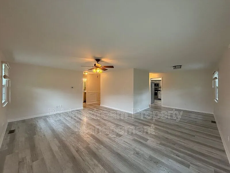 3 bed, 2.0 bath, 1546 sqft, $2,150 — Photo 2
