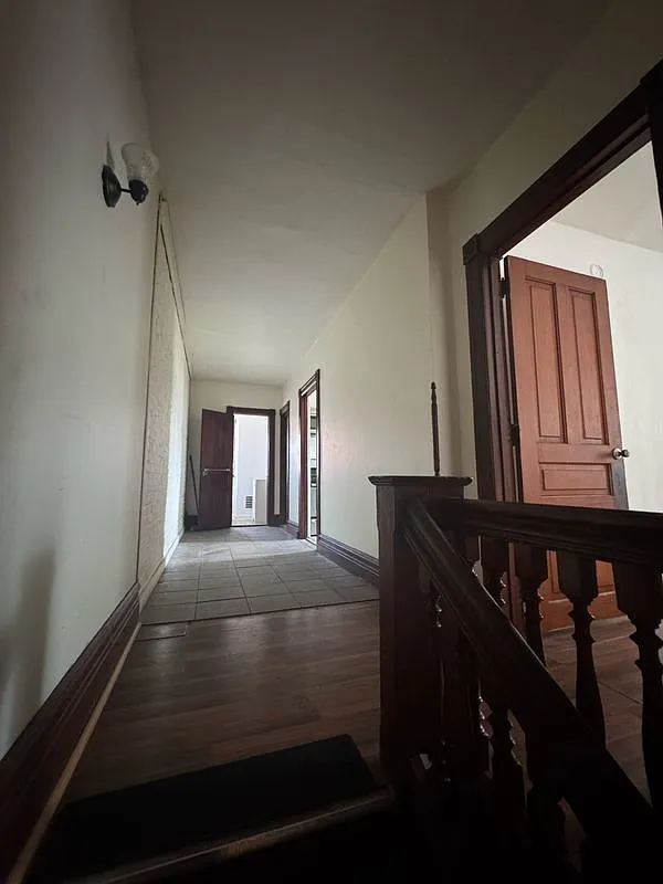 4 bed, 1.5 bath, 2280 sqft, $2,300 — Photo 3