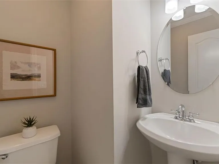 100 Hardwood Ln — Photo 15