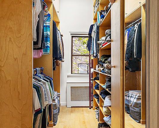 3rd image of 307 W 20th St #4-R