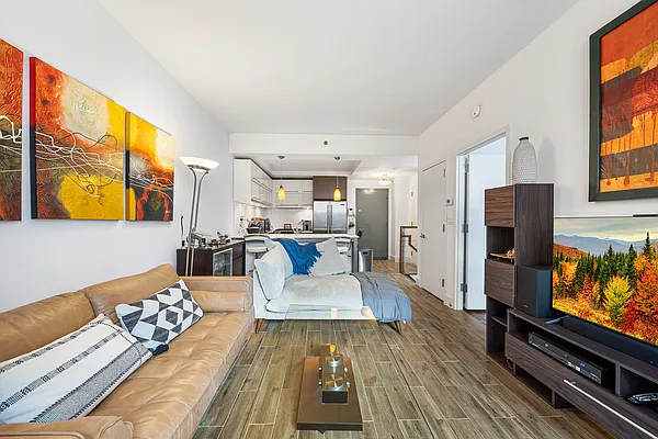 Sold by Redfin Real Estate | media 2