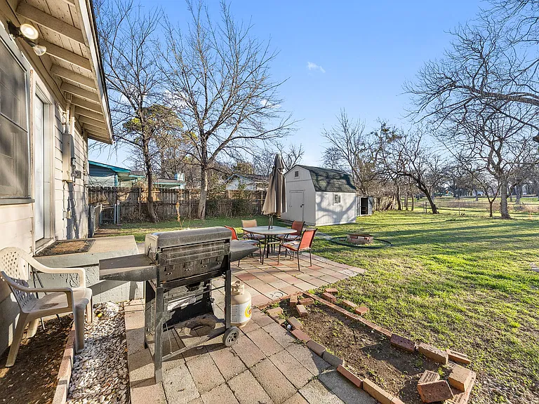 319 Arnold Ave — Photo 37