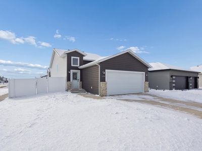 1710 67th Ave S, Fargo, ND, 58104