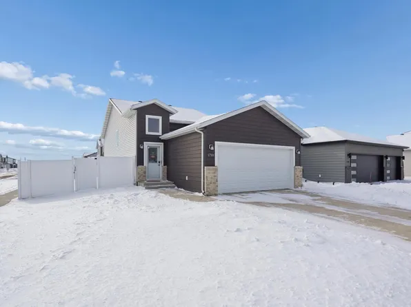 1710 67th Ave S, Fargo, ND 58104