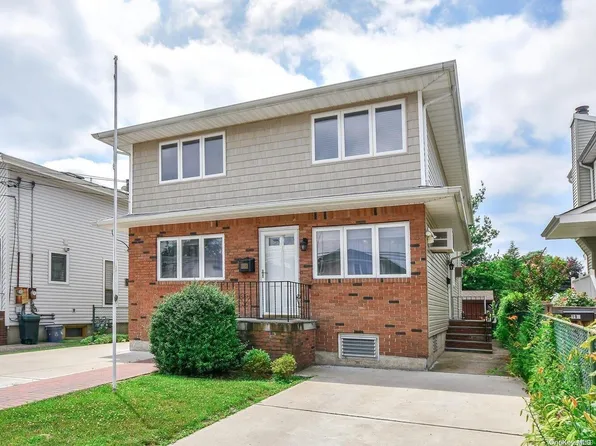 17 Graywood Road, Port Washington, NY 11050