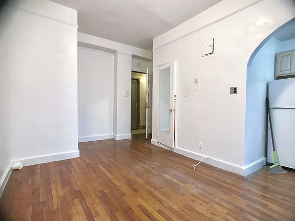 4th image of 936 W End Ave APT B7