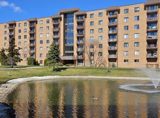 1717 W Crystal Ln UNIT 411, Mount Prospect, IL 60056