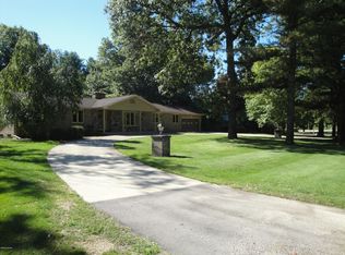 18682 N Fruitport Rd, Spring Lake, MI 49456