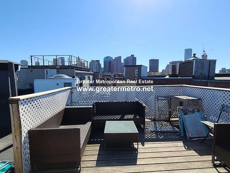 414 Hanover St — Photo 1