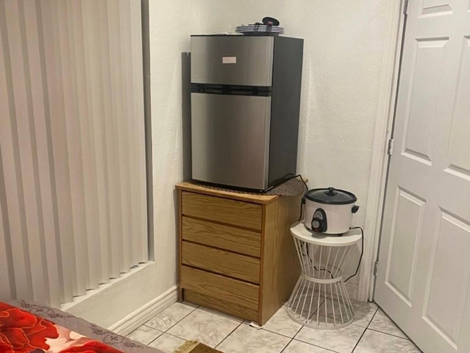 2nd image of 7942 Chastain Ave