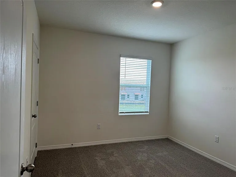 2572 Tulip Dr — Photo 9
