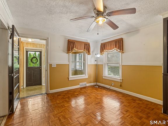 5th image of 26 Washington Street