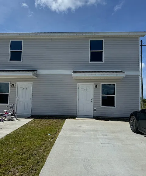 2618 S Cedar Ln — Photo 1