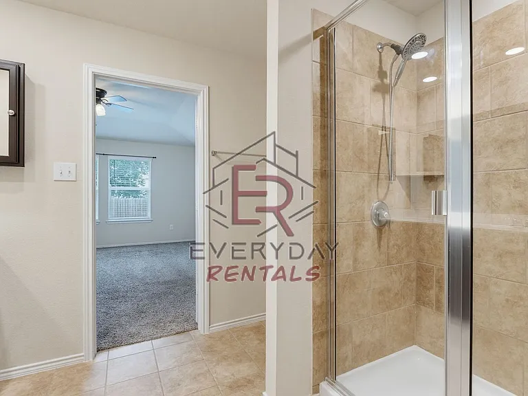 9506 Malkier Dr — Photo 9