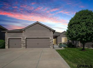 2710 N 189th St, Elkhorn, NE 68022