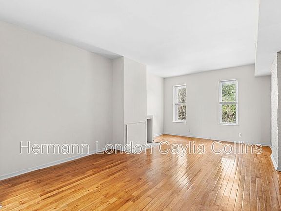 3rd image of 1708 S Tucker Blvd APT C