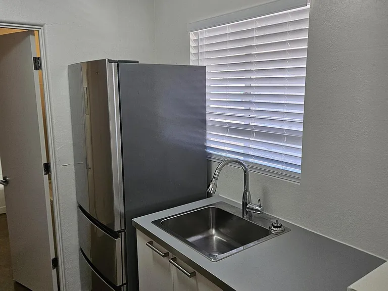 802 W Turney Ave #11A — Photo 6
