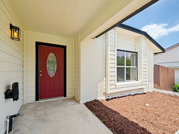 4th image of 635 CYPRESSCLIFF DR
