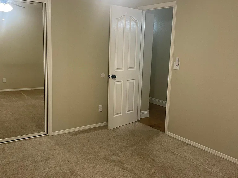 2182 Decatur Ave — Photo 20
